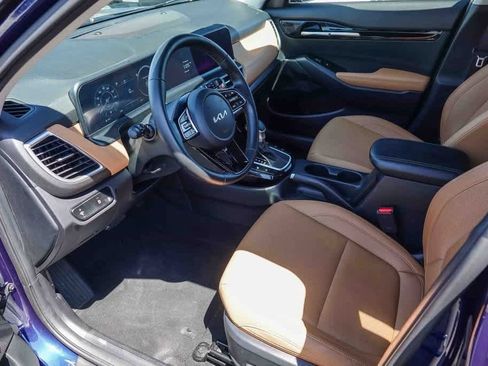 Certified 2024 Kia Seltos EX image 17