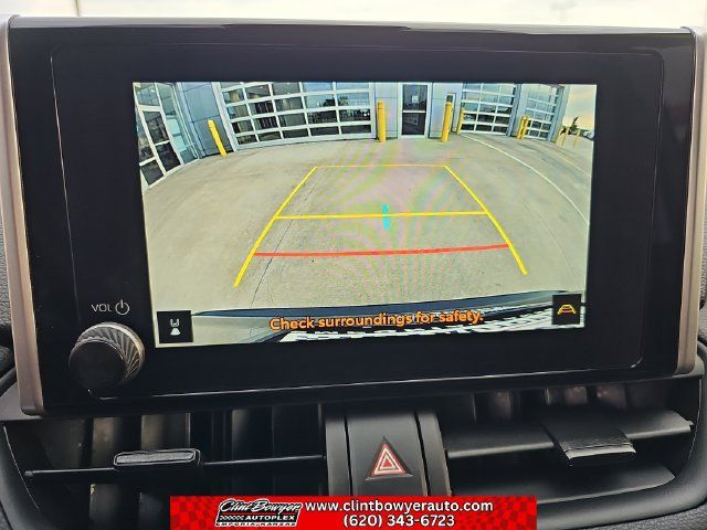 Used 2025 Toyota RAV4 XLE AWD/4WD image 20