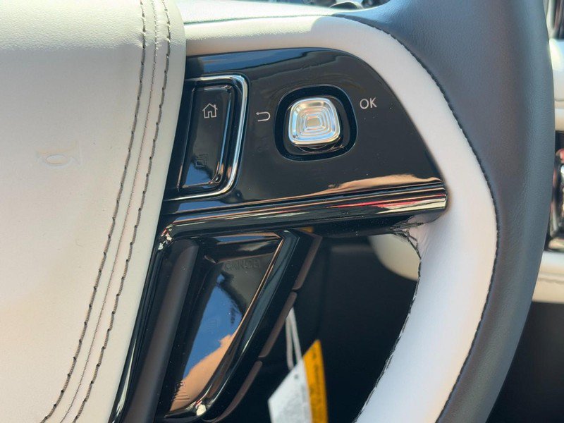 New 2026 Lincoln Aviator AWD image 18