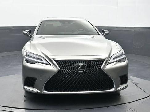 Used 2025 Lexus LS 500 w/ Accessory Package (Z1) RWD image 25