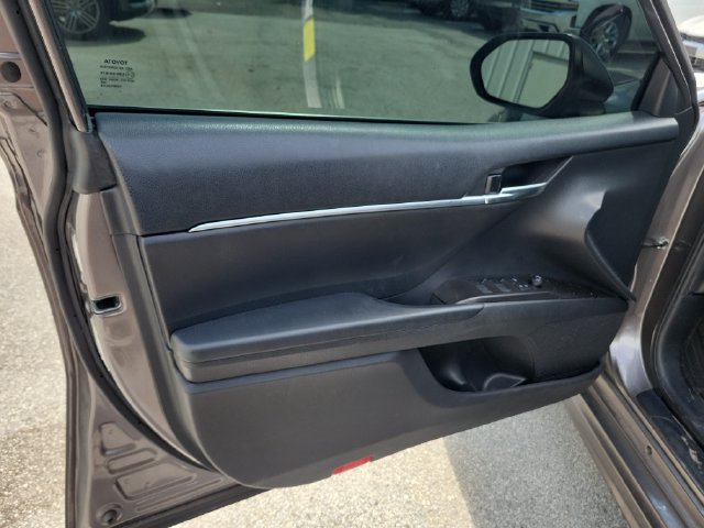 Used 2022 Toyota Camry SE FWD image 22