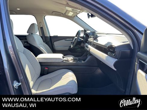 Used 2023 Honda Pilot LX image 14