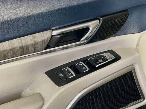 Used 2023 Kia Telluride EX w/ EX Captain's Chair Package FWD image 10