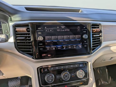 Used 2023 Volkswagen Atlas SE w/ Panoramic Sunroof Package FWD image 19