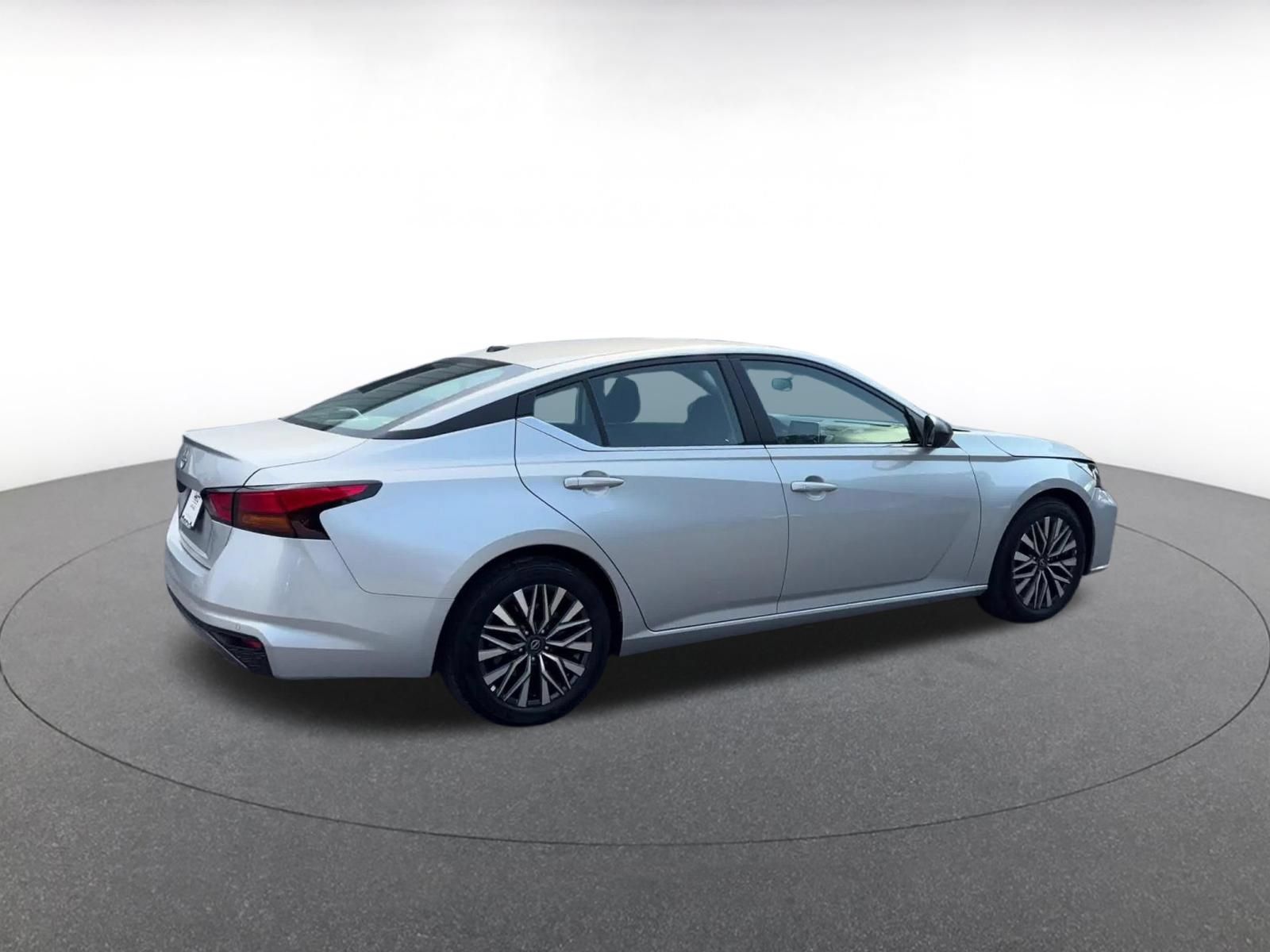 Used 2026 Nissan Altima 2.5 SV FWD image 13