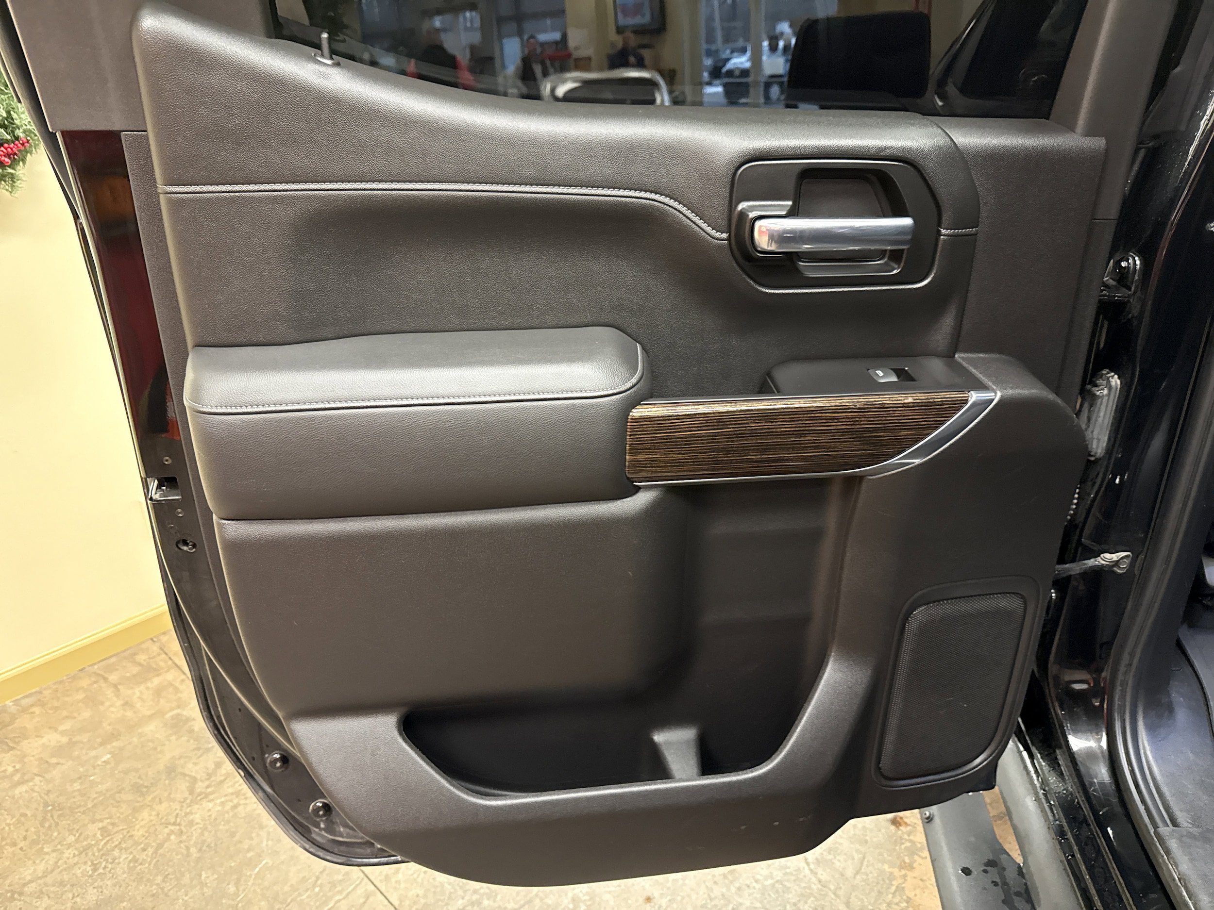 Used 2020 GMC Sierra 1500 Elevation w/ Elevation Value Package AWD/4WD image 24