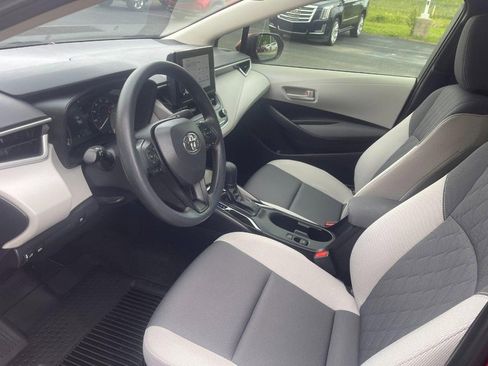 Used 2025 Toyota Corolla LE FWD image 13