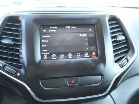 Used 2019 Jeep Cherokee Latitude w/ Popular Appearance Group image 21