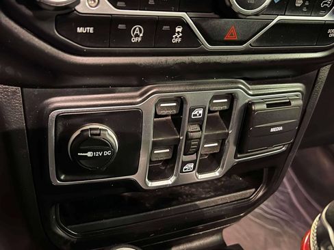 Used 2022 Jeep Gladiator Sport AWD/4WD image 28