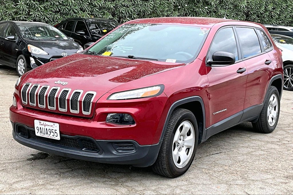 Used 2016 Jeep Cherokee Sport FWD image 3