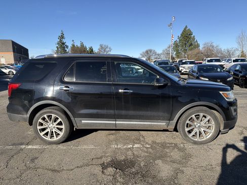 Used 2016 Ford Explorer Limited image 6