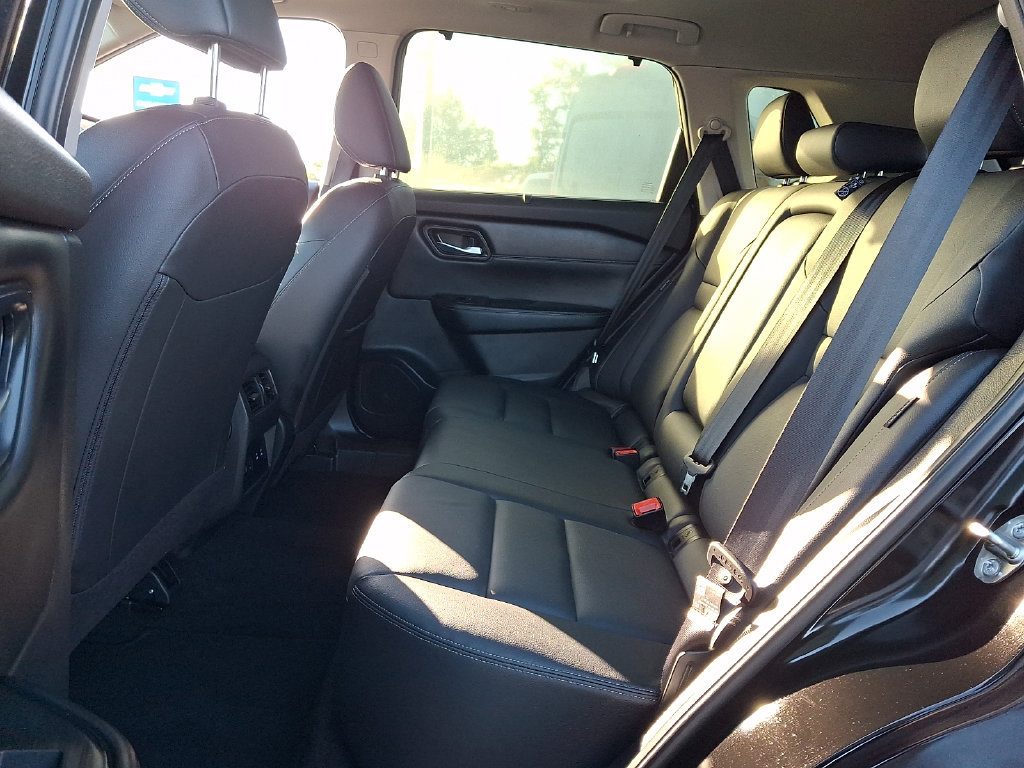 Certified 2025 Nissan Rogue SL w/ Tech Package AWD/4WD image 11