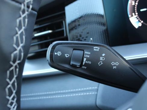 New 2026 Volkswagen Tiguan SE AWD/4WD image 12