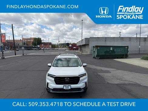 Used 2025 Honda Pilot Elite image 9