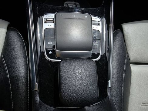 Used 2020 Mercedes-Benz GLB 250 4MATIC image 27