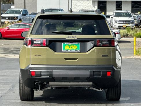 New 2026 Jeep Cherokee Overland w/ Trailer Tow Group AWD/4WD image 5