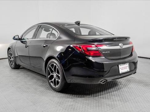 Used 2017 Buick Regal Sport Touring FWD image 4