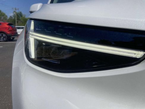 New 2025 Volvo XC40 B5 Ultra w/ Climate Package image 4