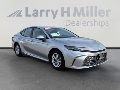 Certified 2025 Toyota Camry LE image 7