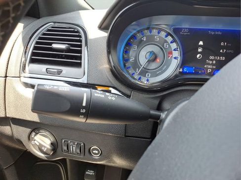 Used 2023 Chrysler 300 S RWD image 28
