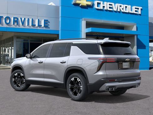 New 2027 Chevrolet Traverse LT w/ Sun and Wheel Package FWD image 3