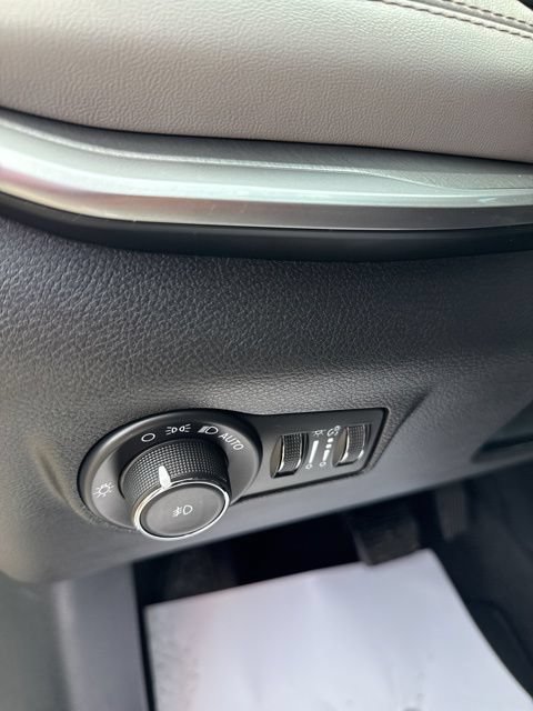 Used 2025 Jeep Compass Limited AWD/4WD image 17