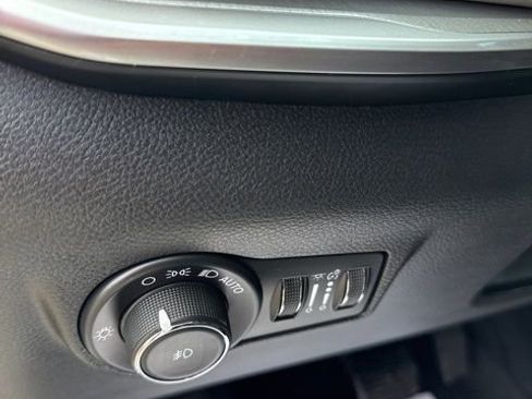 Used 2025 Jeep Compass Limited AWD/4WD image 17