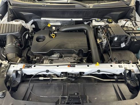 Certified 2024 GMC Terrain SLT FWD image 28
