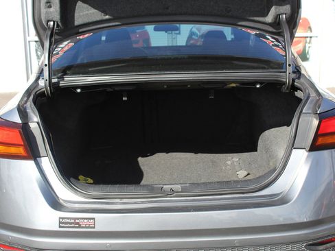 Used 2021 Nissan Altima 2.5 SV FWD image 8