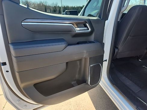 Used 2025 Chevrolet Silverado 1500 LT image 14