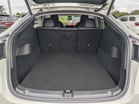 Used 2021 Tesla Model Y Long Range image 15