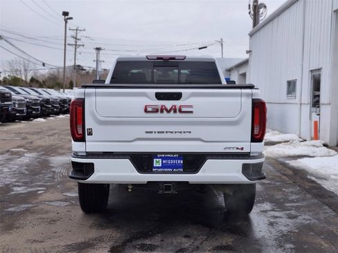 Used 2021 GMC Sierra 2500 AT4 w/ AT4 Premium Plus Package image 4