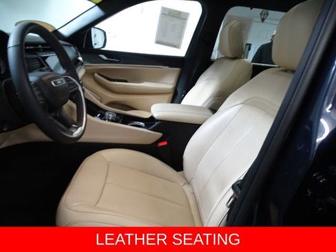 Certified 2024 Jeep Grand Cherokee L Limited w/ Luxury Tech Group II image 2