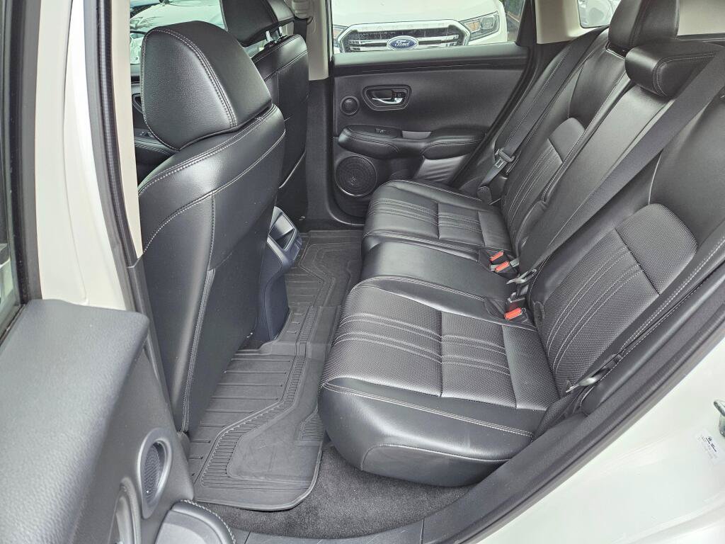 Used 2023 Honda HR-V EX-L image 12