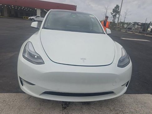Used 2022 Tesla Model Y Performance image 2