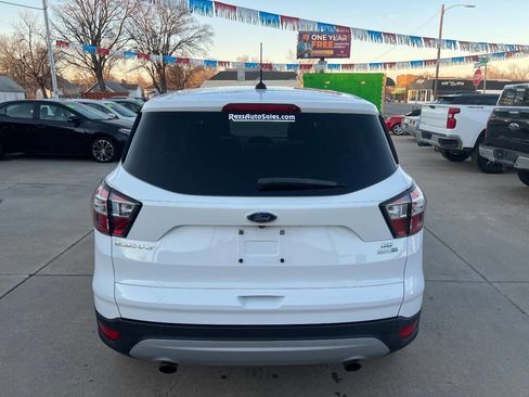 Used 2017 Ford Escape SE image 6
