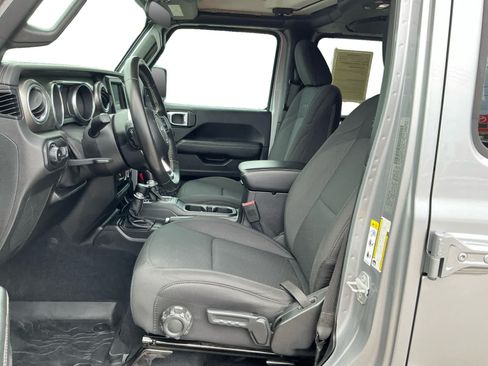 Used 2018 Jeep Wrangler Unlimited Sahara w/ LED Lighting Group AWD/4WD image 9