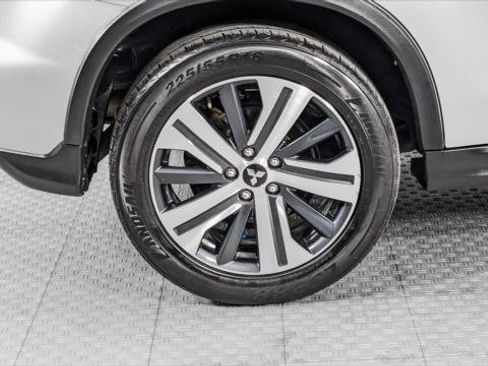 Used 2021 Mitsubishi Outlander Sport SE FWD image 32