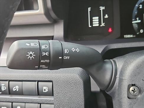 Used 2025 Toyota 4Runner SR5 AWD/4WD image 15