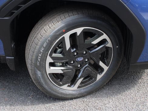 Used 2025 Subaru Forester Premium AWD/4WD image 14