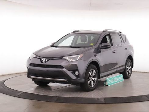 Used 2016 Toyota RAV4 XLE AWD/4WD image 10
