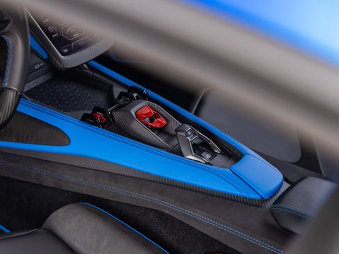 Used 2025 Lamborghini Revuelto AWD/4WD image 40