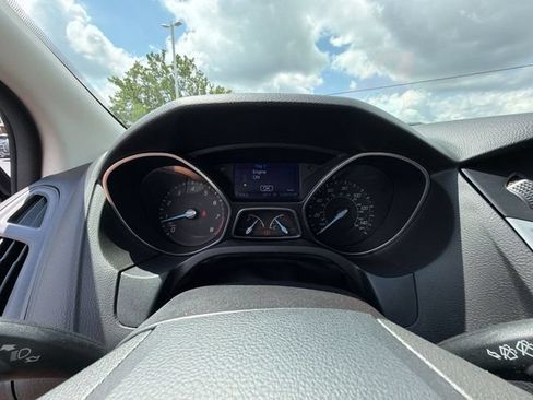 Used 2013 Ford Focus SE FWD image 25