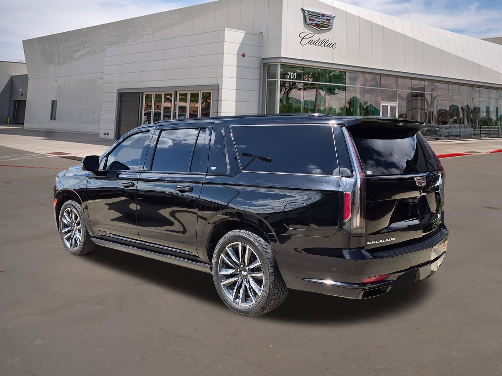 Used 2023 Cadillac Escalade ESV Sport w/ Touring Package AWD/4WD image 4