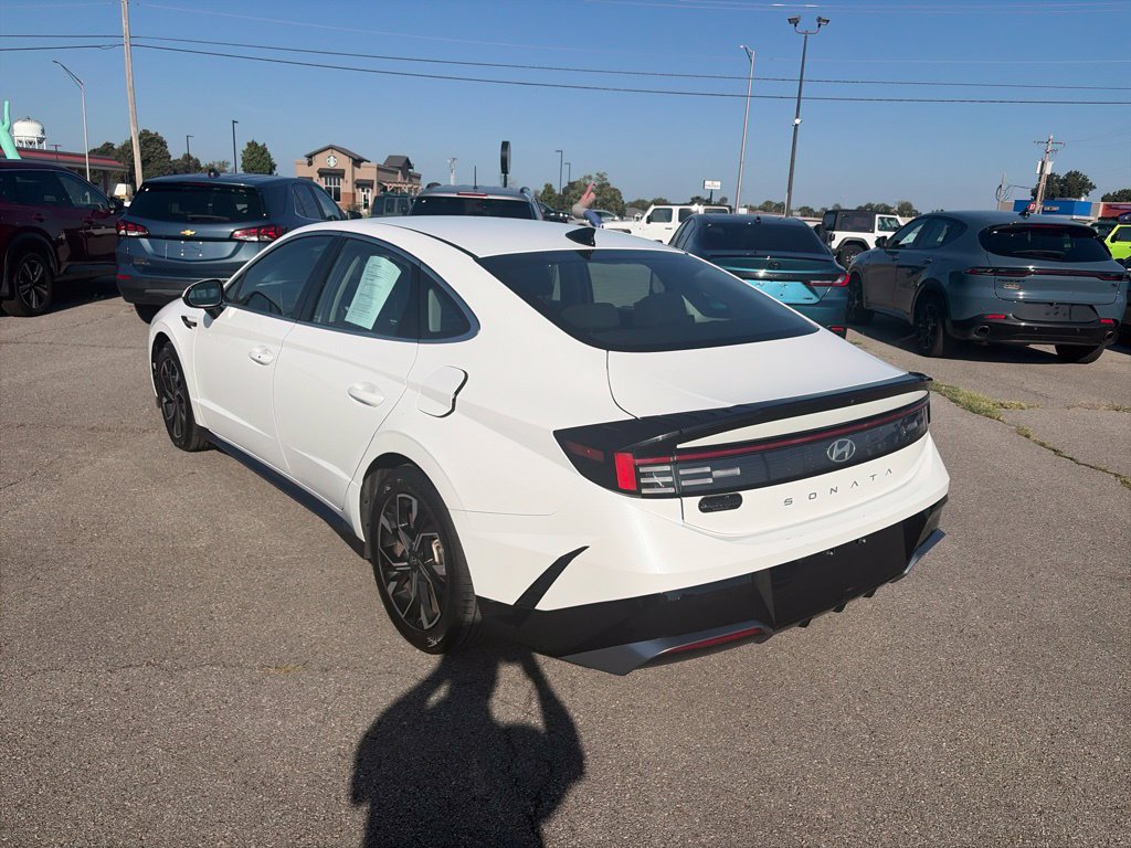 Used 2024 Hyundai Sonata SEL FWD image 4