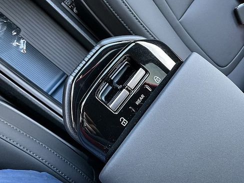 New 2026 Volvo EX30 Cross Country Ultra w/ Protection Package Premier image 17