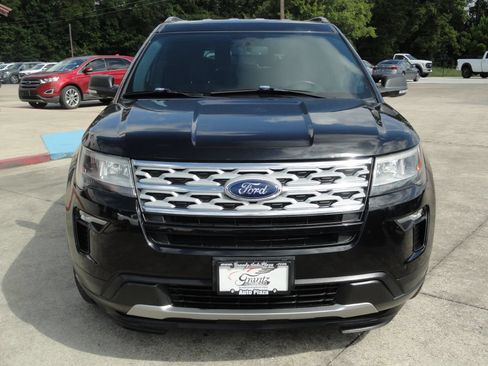 Used 2019 Ford Explorer XLT w/ Equipment Group 201A FWD image 2