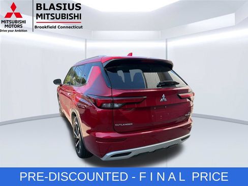 Used 2023 Mitsubishi Outlander SEL AWD/4WD image 11