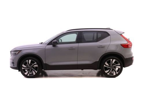 Used 2025 Volvo XC40 B5 Ultra w/ Protection Package Premier image 5