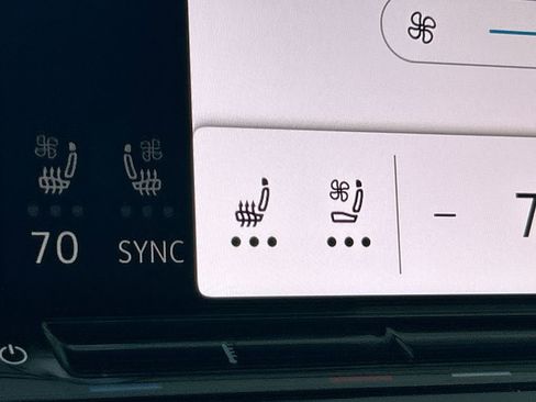 New 2026 Volkswagen Atlas SE image 32